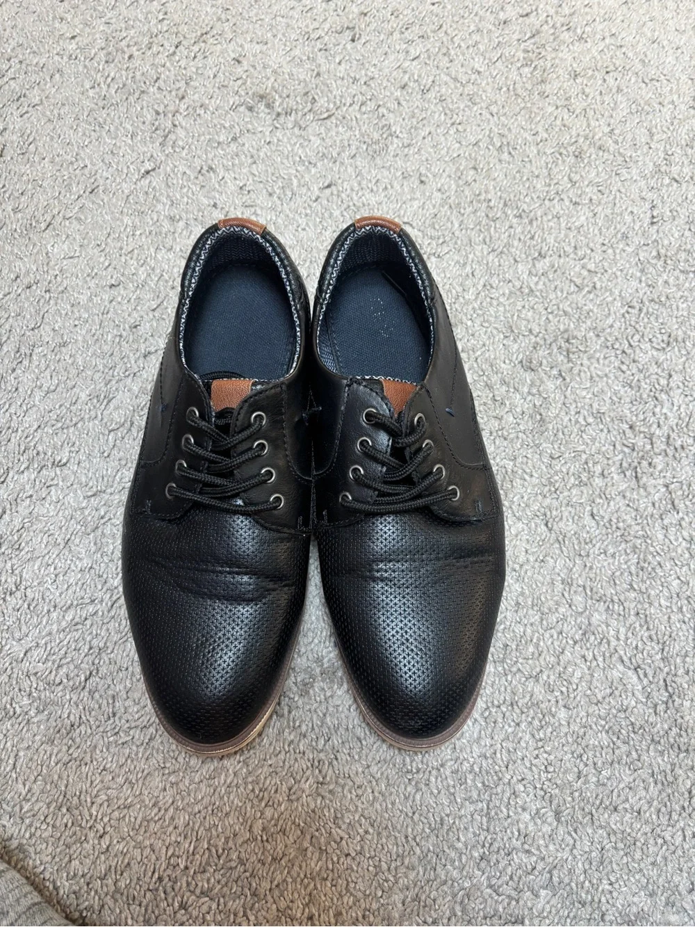 Men’s Classic Black Lace-Up Derby Shoes with Brown Heel Detail. Size 5M